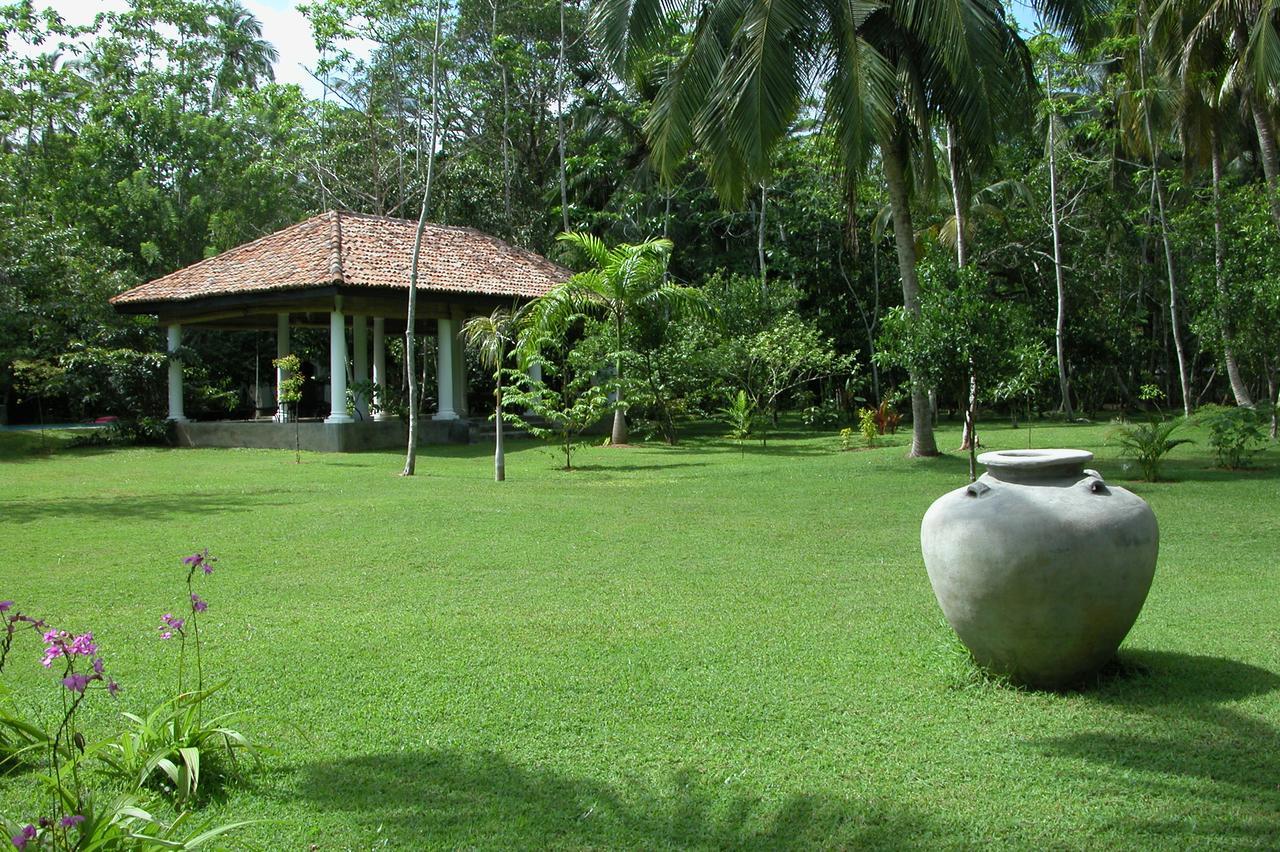 Nisala Arana Bentota, A Private Villa Buitenkant foto